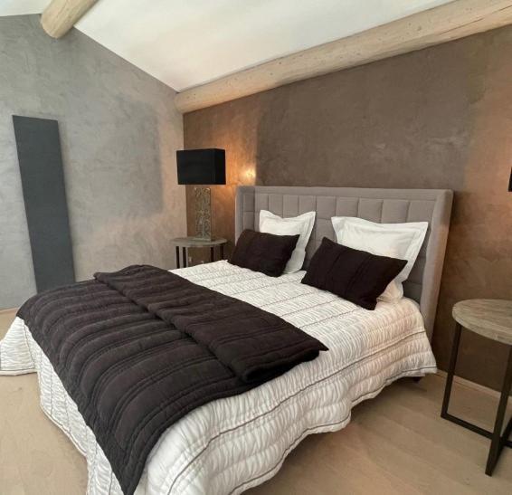 Chateau De Cachard Boffres Quarto foto